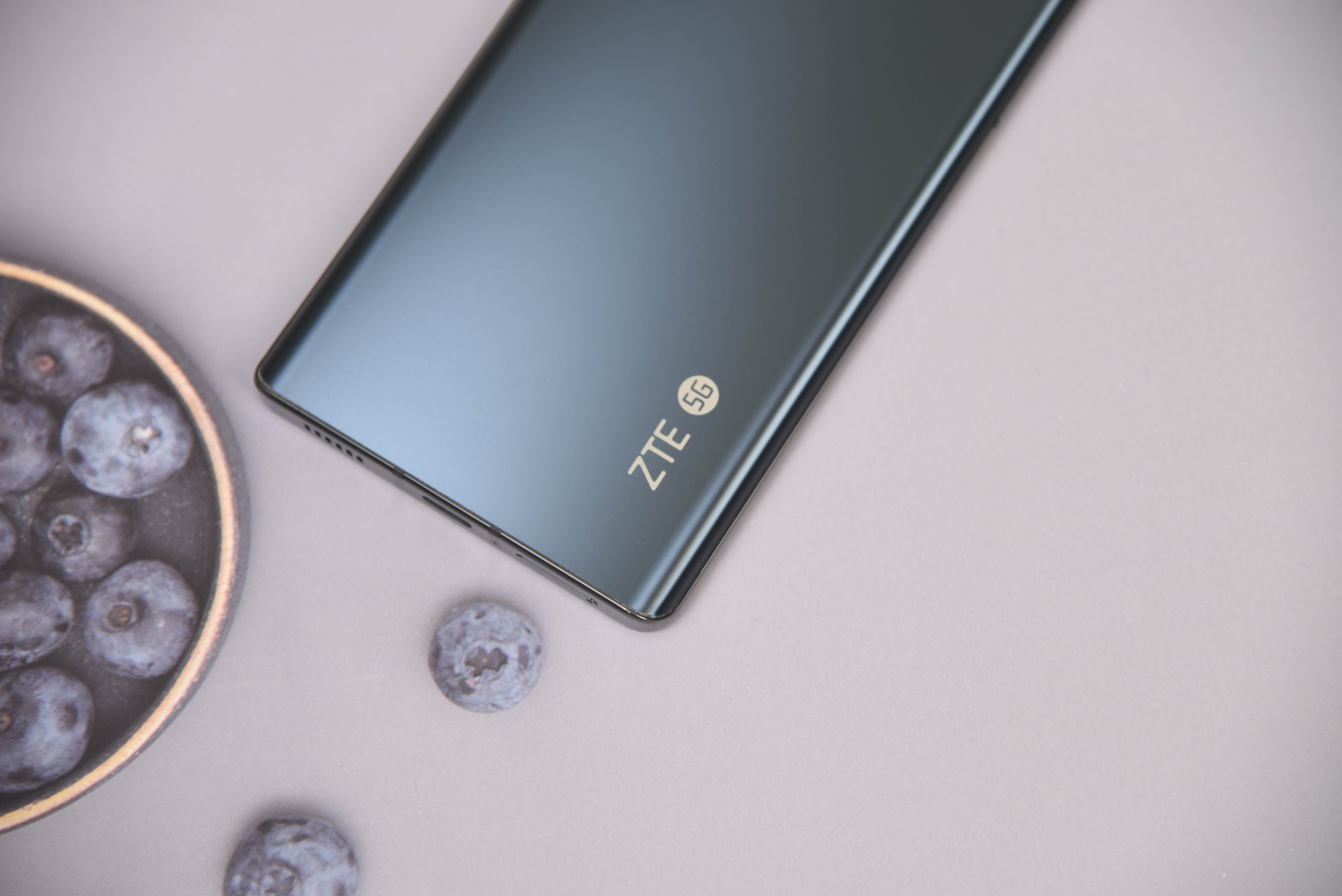 中兴axon30pro测评小白测评,中兴axon30ultra三千新机能入手吗