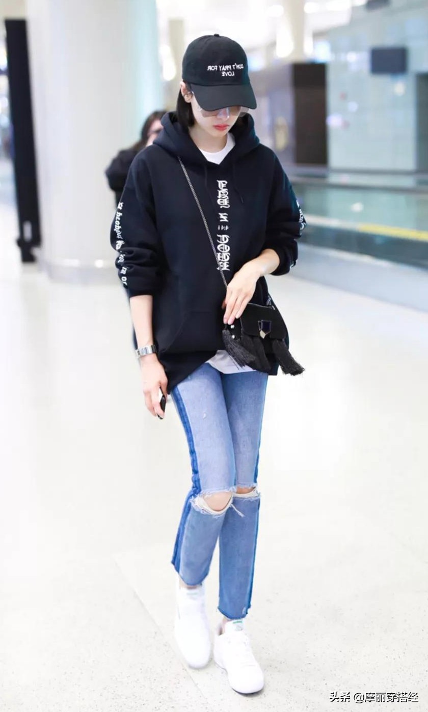 小白鞋不够靓？这4款裤子来加盟，打造“最强”的时尚阵容