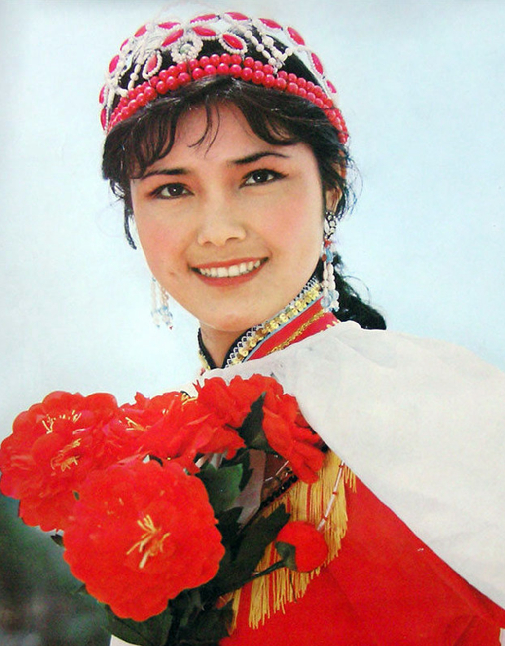 红牡丹姜黎黎全身照,姜黎黎年轻时的照片红牡丹