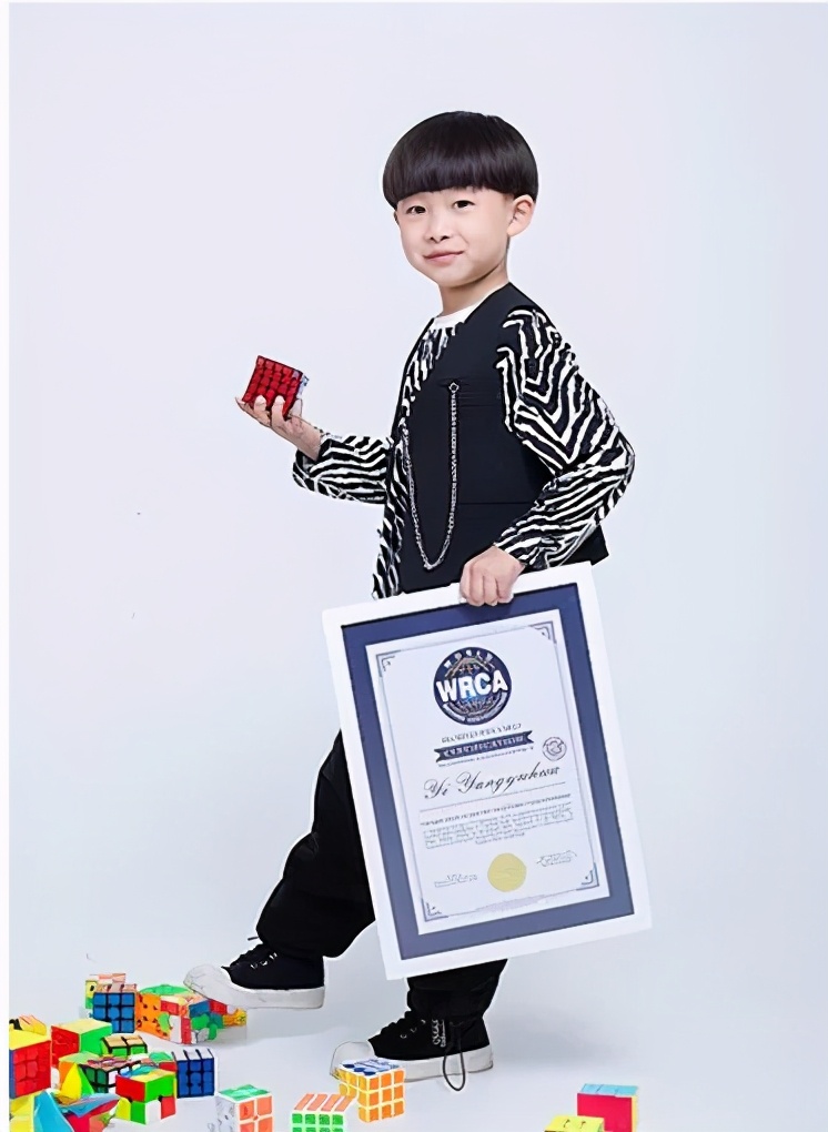 小孩父母双亡担起养家的重担,小小年纪就要扛起养家的重担