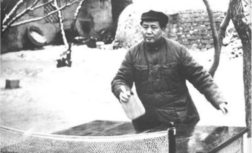 黄祖炎：曾任毛主席秘书，遇刺身亡后，毛主席三次批示：全*党**警惕