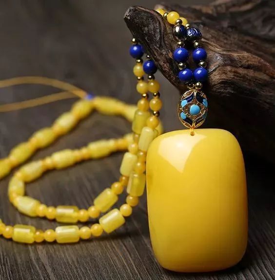 各种造假蜜蜡都会暴露出真身,蜜蜡造假的6大内幕学会避免被宰