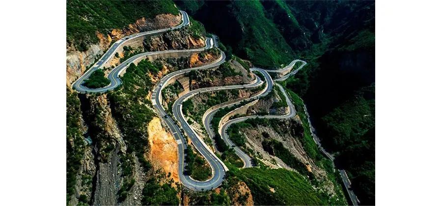 山路十八弯幼儿园颜料绘画图片,七拐八弯的山路怎么画