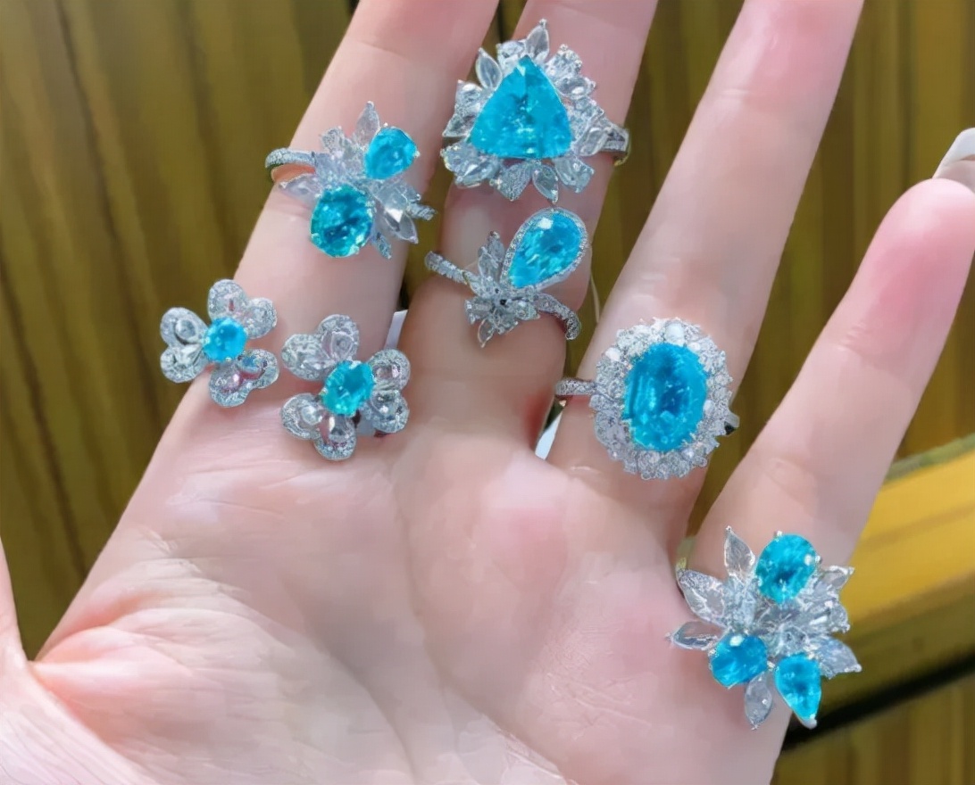 碧玺中的新贵金丝雀碧玺,碧玺中的贵族帕拉伊巴超强霓虹感