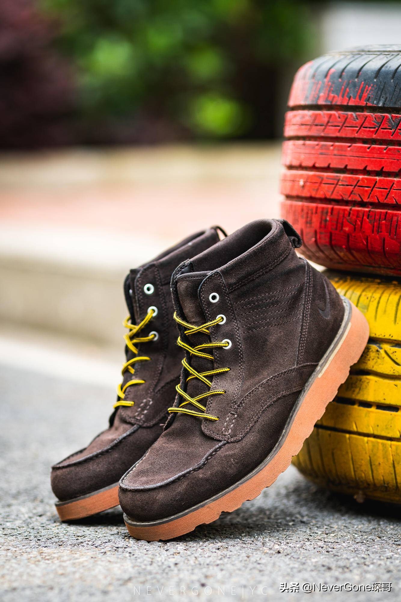 一双nike跑步鞋300,耐克复古经典低帮运动鞋