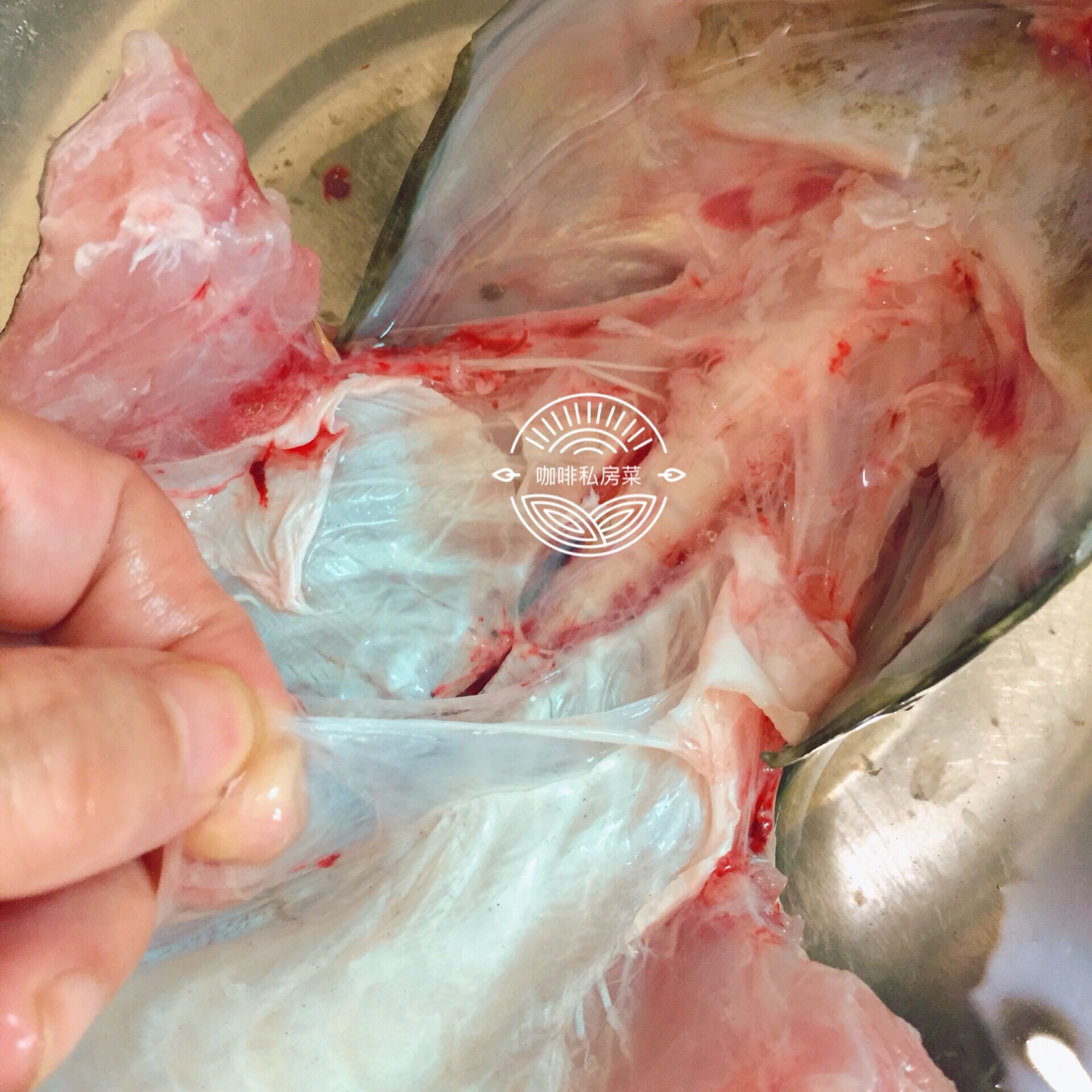 厨师长教你正宗清蒸鱼,广东五星级大厨教你做正宗清蒸鱼