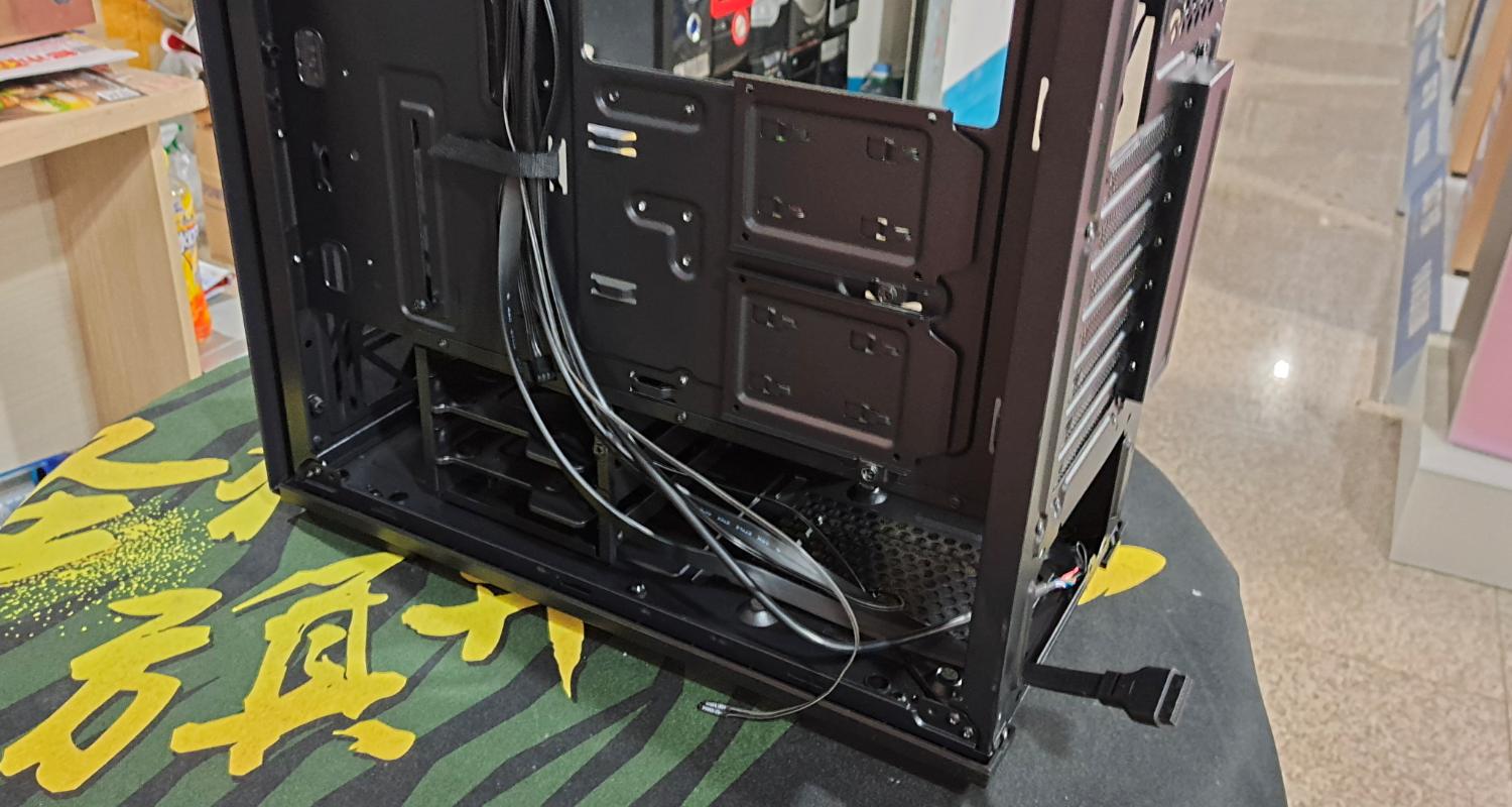 电脑城装机视频教程,九州风神水冷散热器安装过程