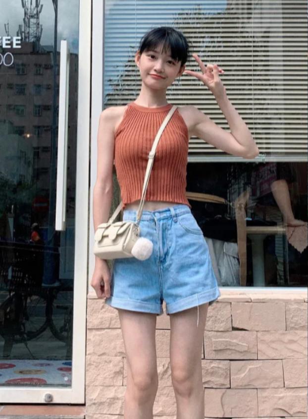 女生都是用美颜相机拍照吗,女生用美颜拍照好看吗