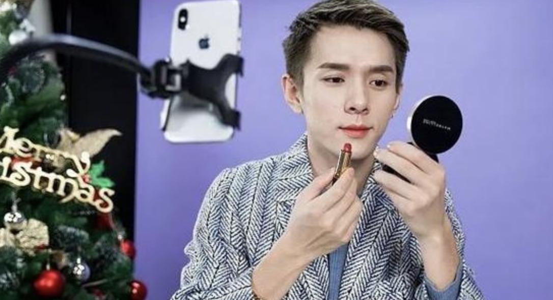 湖南小伙赚8000个亿,男子卖口红赚千万