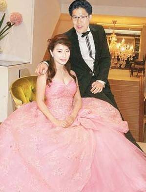 郭晶晶霍启刚婚礼霍震霆致辞视频,郭晶晶与霍启刚结婚时的媒体报道