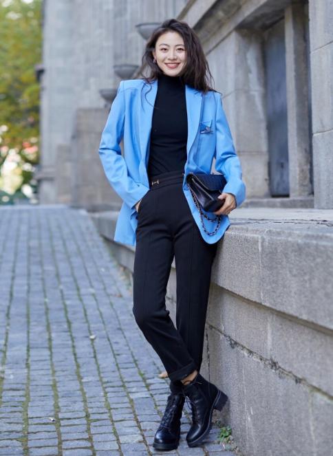 大冬天长筒靴该怎么穿才是最时尚,适合大粗腿的烟筒靴