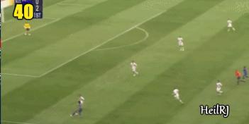 罗纳尔迪尼奥巴萨过人盘带,足球精灵罗纳尔迪尼奥花式过人