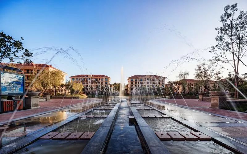 欧洲造园技艺恒华湖公馆一弯湖水，一生所向，湖居美宅！