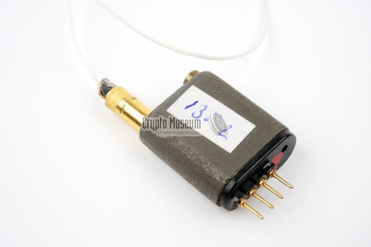 意大利ATET公司20世纪90年代初开发的专业小型晶振间谍电台S-35