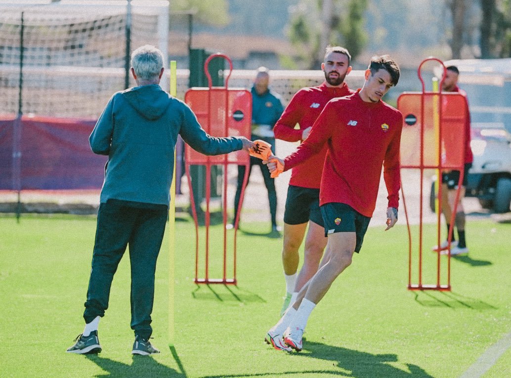 穆里尼奥伊涅斯塔,穆里尼奥输球比赛视频