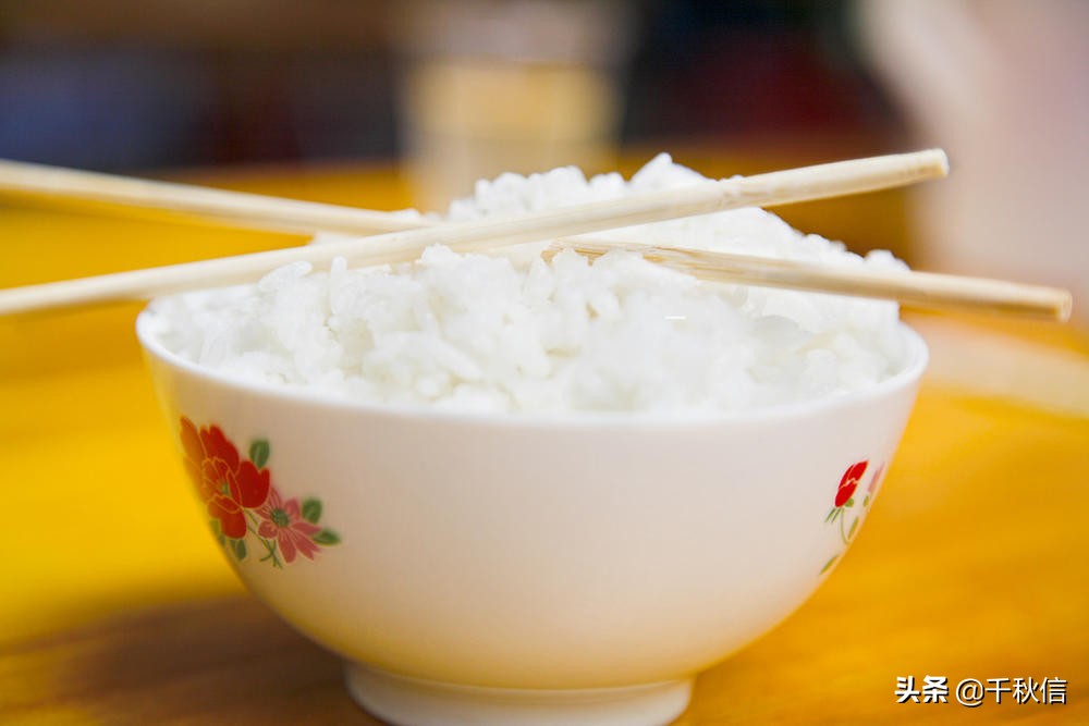 电饭锅起锅巴如何调整,电饭锅底部硬的锅巴怎么处理