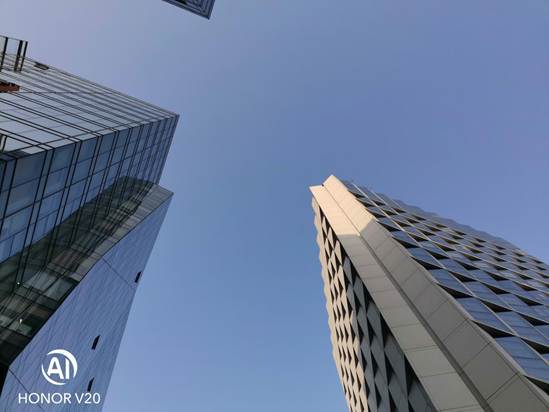 光荣v20年度旗舰机对比,光荣v20值得买吗最新