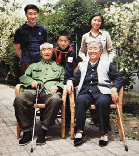 他是徐帅的儿子，25岁保送清华，48岁被授予少将军衔，59岁晋中将