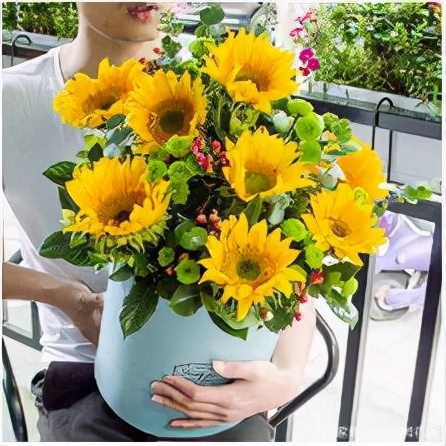 教师节送给老师的礼物手工折花,教师节送老师花还是送巧克力好