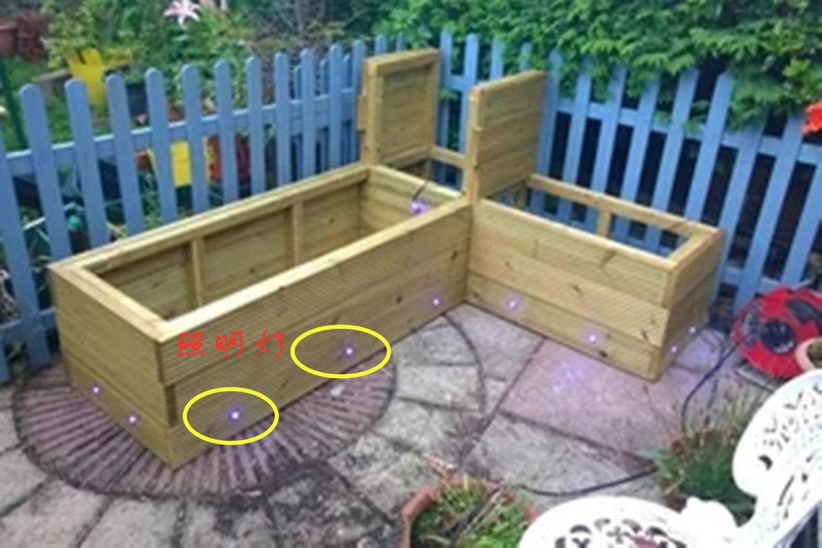 大露台花池卡座带鱼池效果图,设计庭院观赏小鱼池的过程