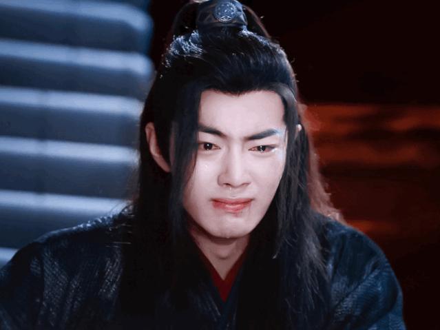 肖战绝世侧颜,肖战绝美回眸