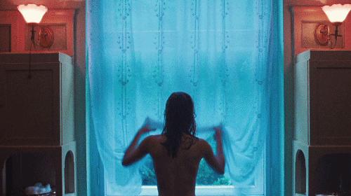 最奢侈的事莫过于用一生陪你,最奢侈的事情就是爱你