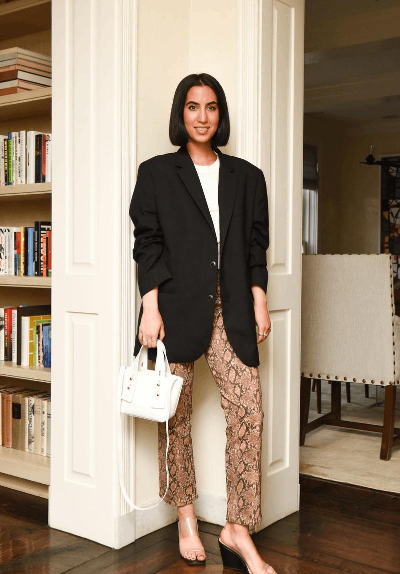 灰姑娘同款水晶鞋你值得拥有,水晶鞋只有一只了灰姑娘能穿吗