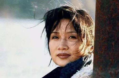 1997年一代歌后李娜为何会出家,李娜为什么在事业巅峰时候出家