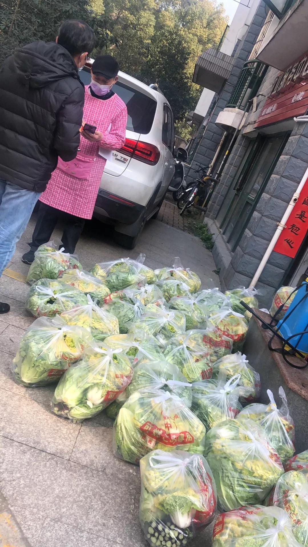 一个0感染0疑似0发热的小区，背后有位“陈经理”