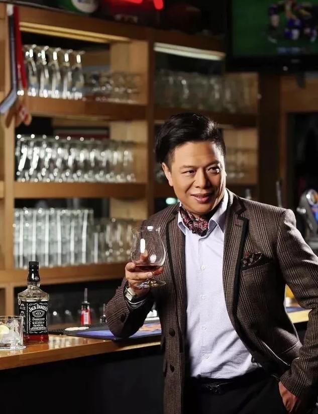 李健仁貌美如花,如花李健仁年轻的时候颜值