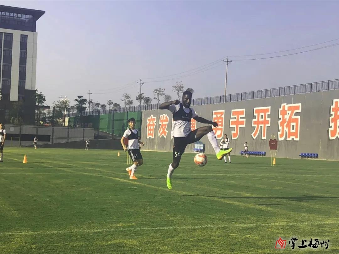 梅州客家足球俱乐部冲击中超成功,中甲赛程梅州客家足球队