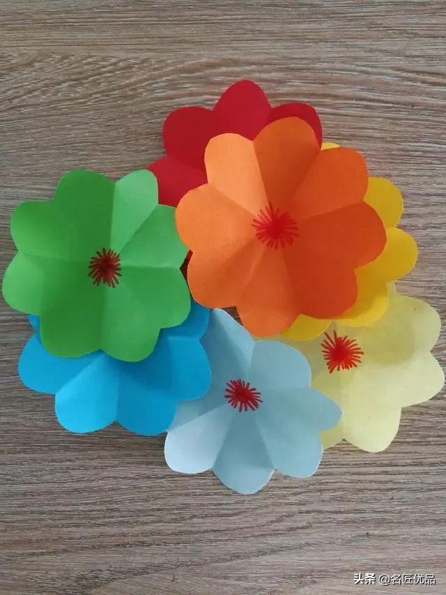 八折团花简单又漂亮教程,又简单又好看的美丽花手工彩纸