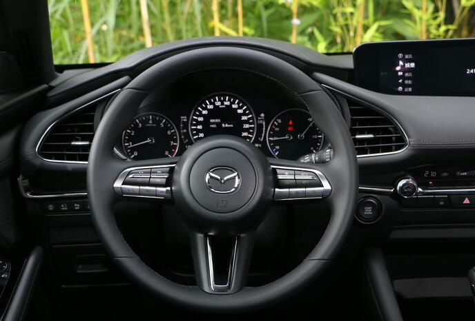 卡罗拉马自达3,马自达3好还是卡罗拉好