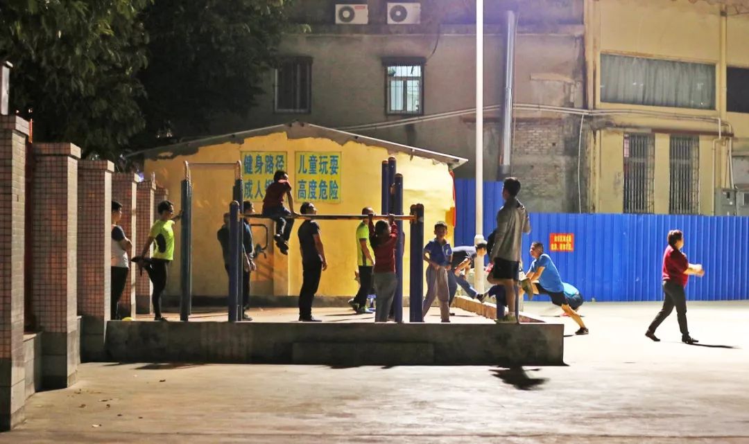 不到人民体育场，你不会知道厦门的秋夜有多野