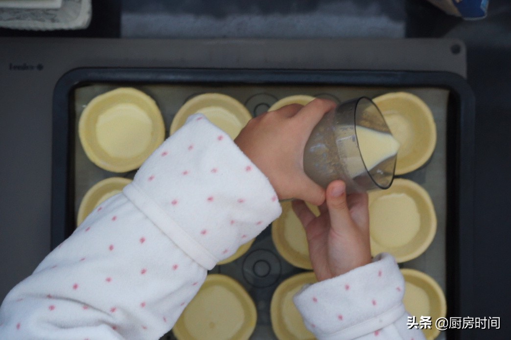 美味蛋挞原来超简单就能做出来,好吃的蛋挞多种吃法只需要三步