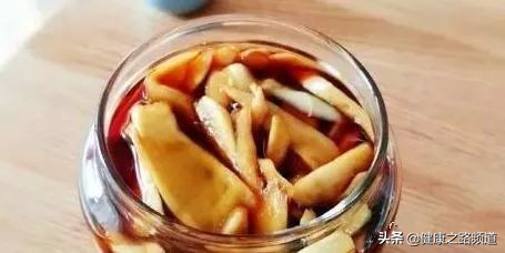 生姜和它吃一辈子不得血栓,生姜泡水喝能祛除血栓吗