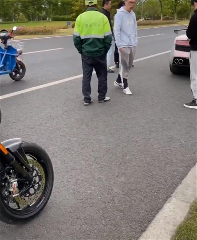 杜卡迪大魔鬼牌照挂哪里,杜卡迪要上什么车牌