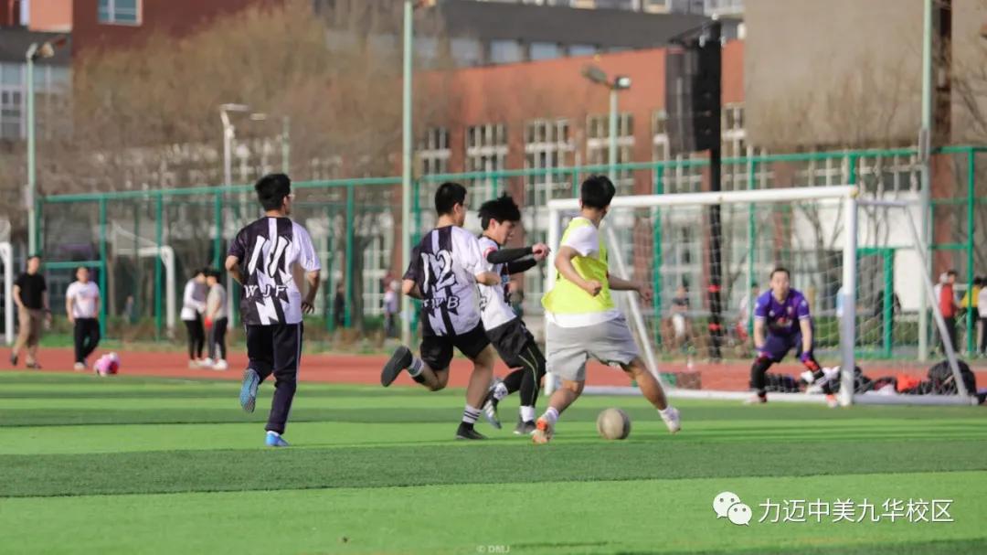 绿茵梦想骄阳下的热血足球赛上演,青春飞扬豪情篮球赛