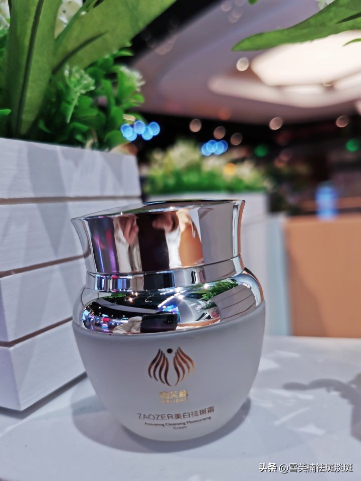 脸上长褐斑是什么原因导致的,脸上长褐斑是因为什么原因引起的