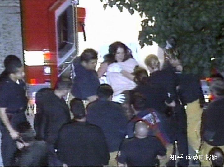 被当“赚钱机器”12年，小甜甜布兰妮逃离父亲又失败了