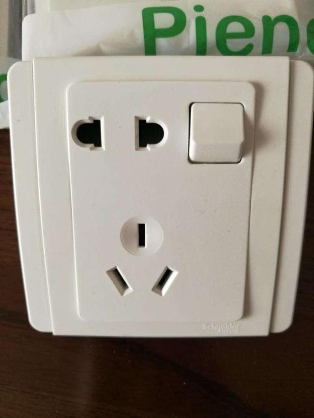 家庭插座开关高度尺寸及位置,全屋插座高度大全