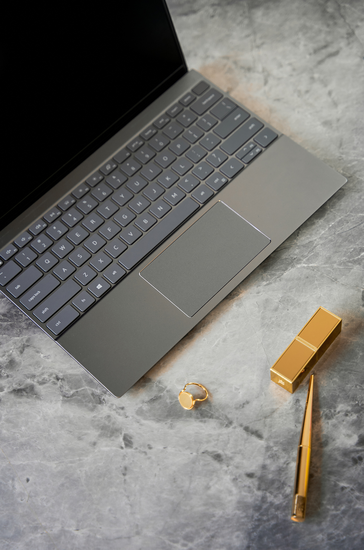 戴尔灵越13pro5310和5320的区别,戴尔灵越13pro和华为matebooke