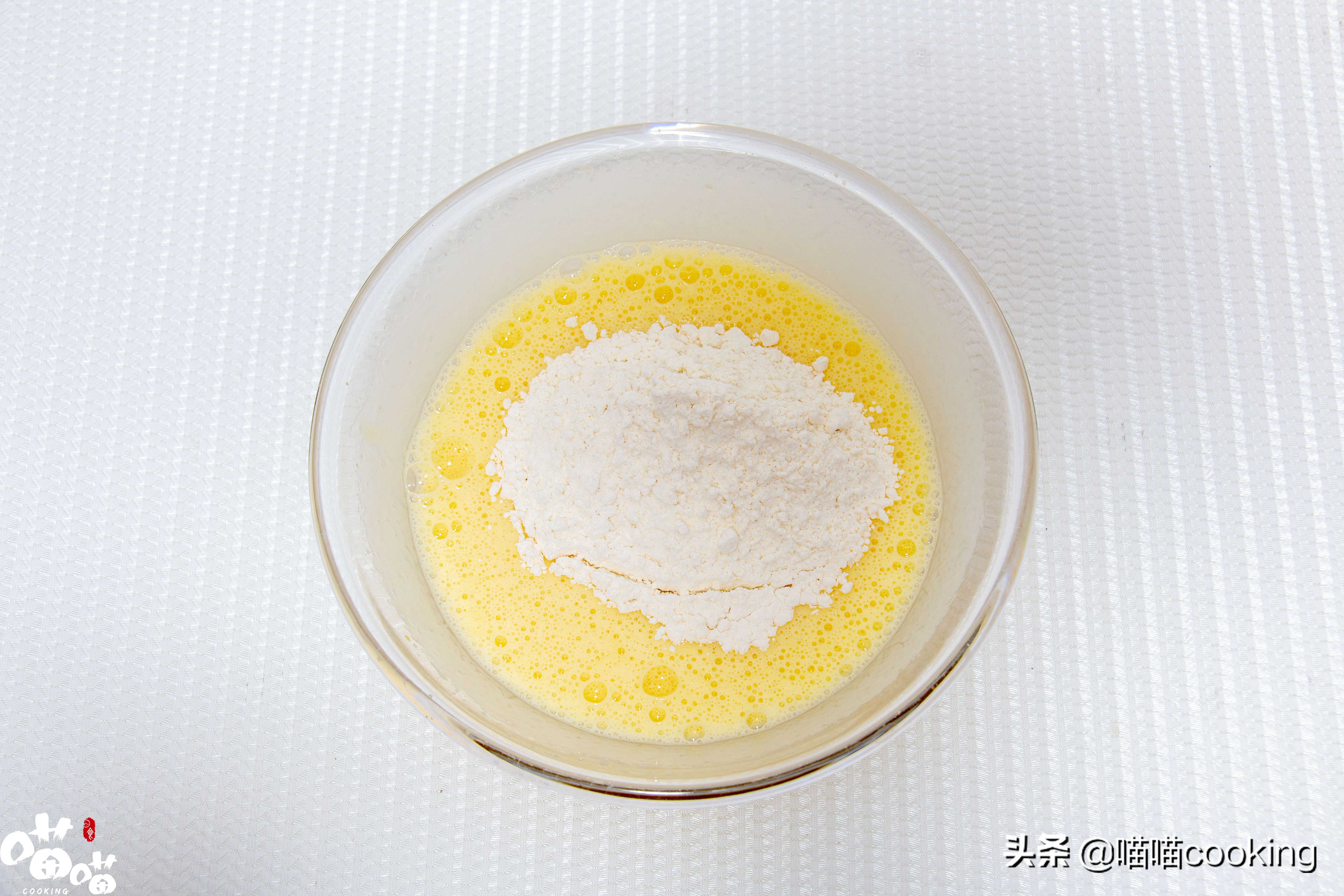 何炅教你做蛋糕烤箱20分钟搞定,何炅同款随手小蛋糕完整教程出炉