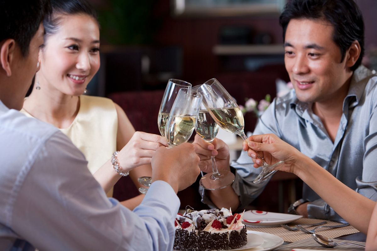 1.4亿国人成新中产阶级，5大行业造富能力最强，入门薪资标准出炉