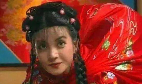 真正的小燕子的照片图文,赵薇版小燕子承认自己是冒牌货