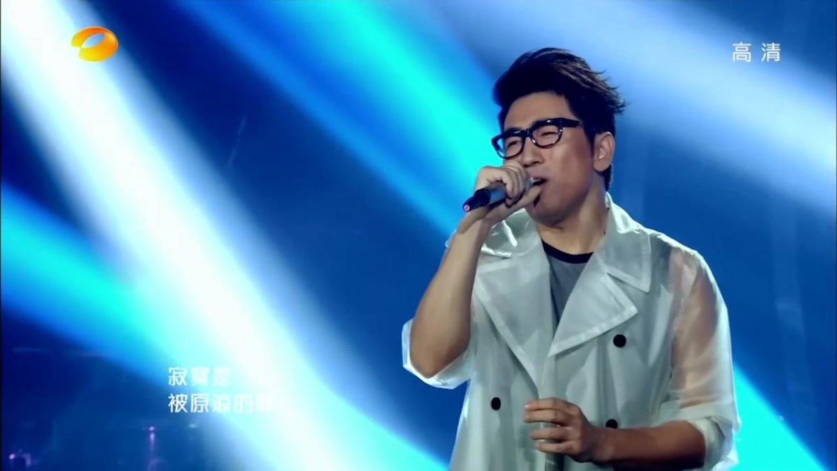 香港男歌手张学友演唱秋意浓歌曲,张学友经典老歌视频完整版秋意浓