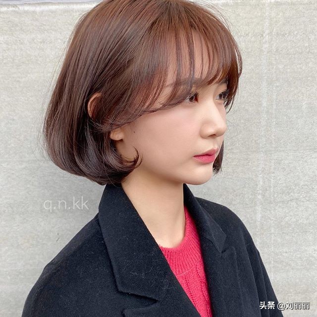 今年最流行羊毛卷中短发卷发,短发卷发推荐发量少羊毛卷