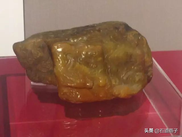 真品田黄及田黄冻石图片大全,天价田黄石及国宝田黄一览