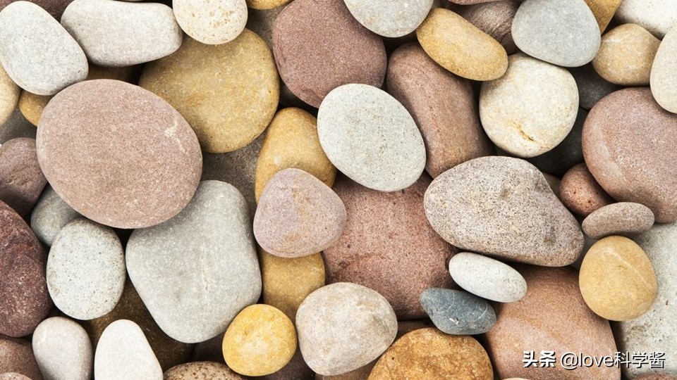 世界罕见的碳质红色球粒陨石图片,最贵最罕见碳质无球粒陨石图