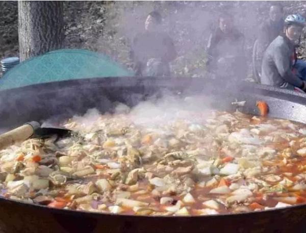 抖音最火大锅菜,抖音热门话题大锅菜